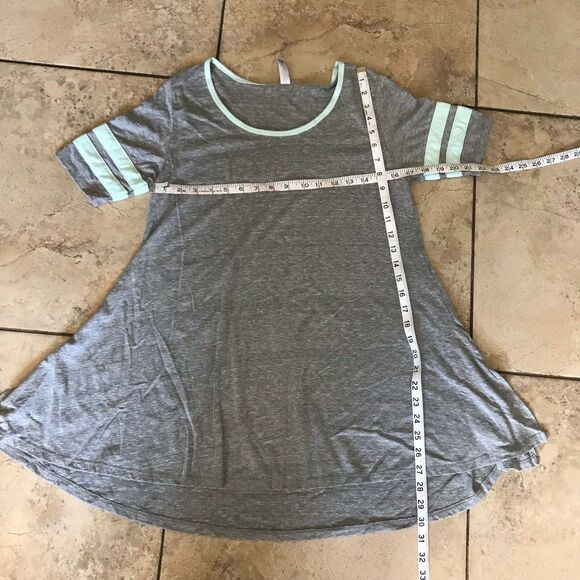 LuLaRoe Womens Top Size XS Perfect T Tunic Shirt Heather Gray Mint Stripes - Picture 4 of 6